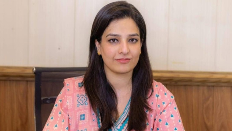 ڈی سی گجرات سے کاروباری افراد  کی ملاقات، شیلٹرز منتقلی کی ہدایت