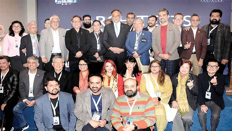 موسمیاتی تبدیلیاں، نمٹنے کیلئے علاقائی تعاون ناگزیر : احسن اقبال