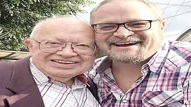 میکسیکن کامیڈی کے بے تاج  بادشاہ ایل پولی ووز چل بسے