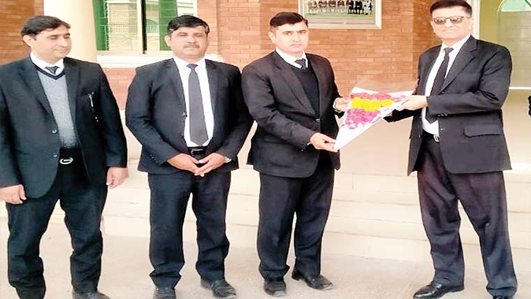 ڈسٹرکٹ اینڈ سیشن جج راجہ قمر سلطان کا شاہ پور کچہری کا دورہ 