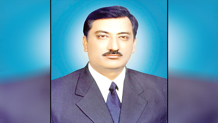 پنجا ب حکو مت ٹریفک قوا نین پر عمل  درآمد کیلئے عوا م کو مہلت د ے ، تسنیم قریشی 