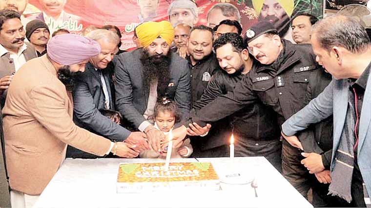 مینارٹی کارڈ 75 ہزار خاندانوں تک بڑھایا جا ئیگا : رمیش اروڑا 