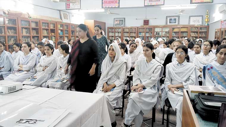 صوبائی محتسب کے تحت گرلز کالج میں آگاہی سیمینار