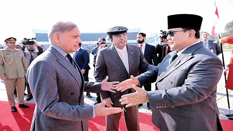 انڈونیشیا کے صدر کی پاکستان آمد، شراکت داری مضبوط ہوگی : وزیراعظم 