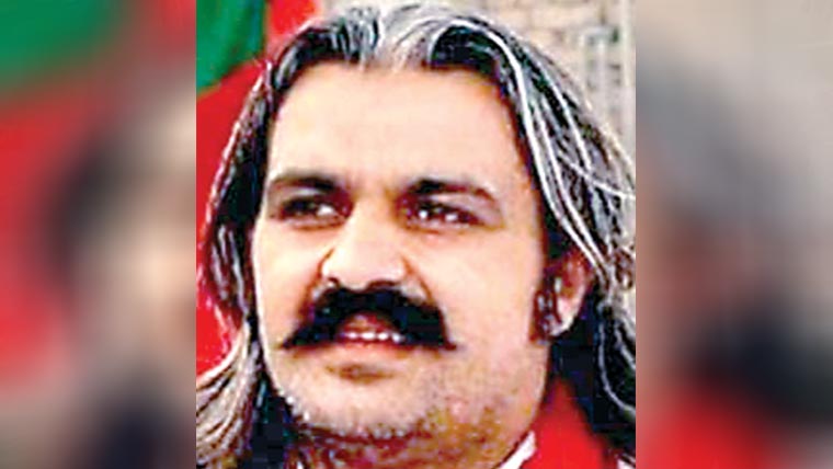  پارٹی سرگرمیوں سے غیر حاضر