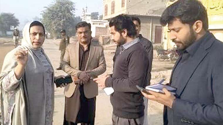  ڈپٹی کمشنر کا سڑک کے اطراف پھولدار پودے لگانے کا حکم 