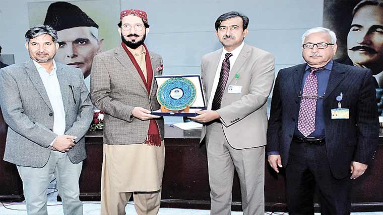  علامہ اقبالؒ کے بغیر ملک کا تعارف نا مکمل :صاحبزادہ سلطان احمد 