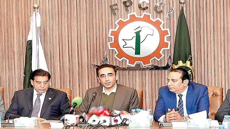 کسی کو میرا پنجاب آنا ہضم نہیں ہوتا، سندھ میں ان کو اپنا گورنر لگانے کی دعوت دیتا ہوں، ایک پارلیمنٹ سے 2 ترامیم کافی : پہلے جنوبی پنجاب صوبہ بنائیں پھر آگے چلیں : بلاول بھٹو 