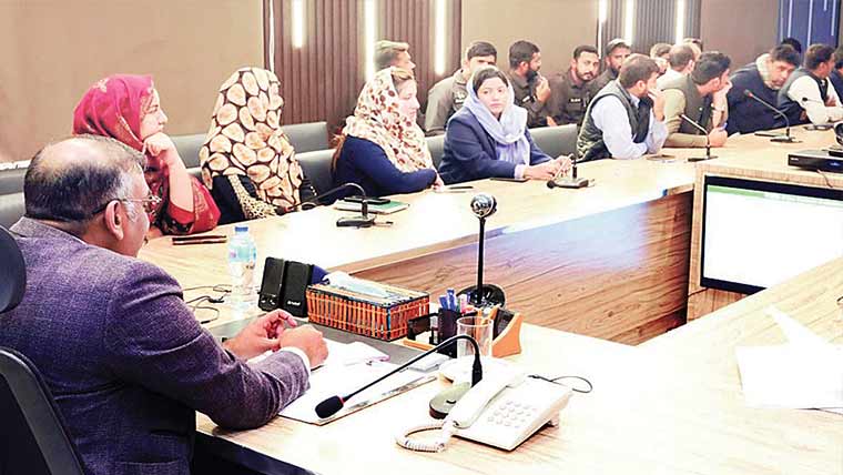 گرانفروشی پر سخت کارروائی کی  جائے :ایڈیشنل ڈی سی ذیشان لبھا 