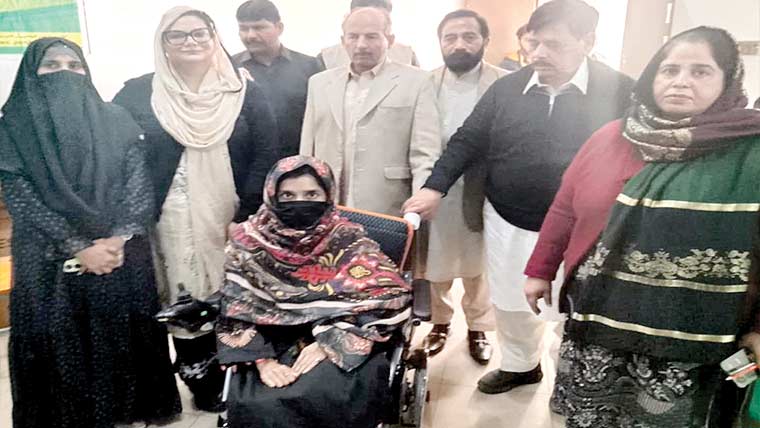 سیالکوٹ:خصوصی افراد میں وہیل چیئرز  الیکٹرک وہیل چیئرز اور ٹرائی سائیکلیں تقسیم