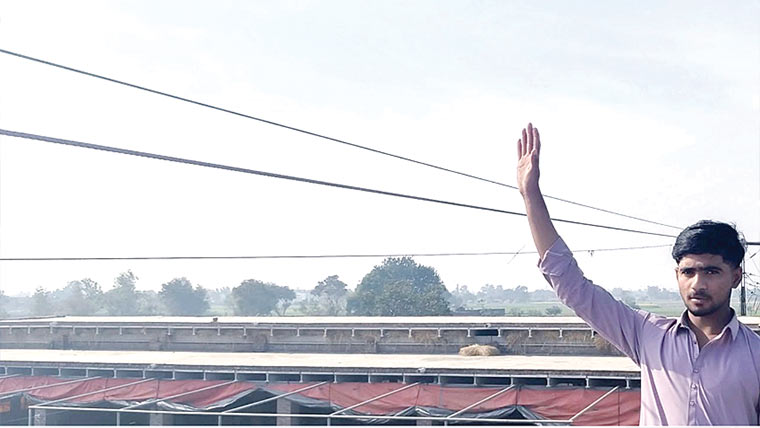  ڈسکہ :گھروں کے اوپر سے بجلی کے تار ہٹانے کا منصوبہ 