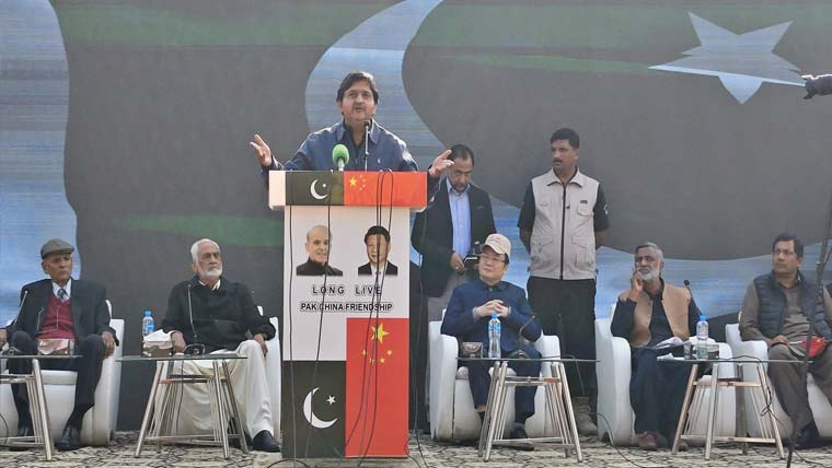 چین کی طر ف سے مستحق  معذور افراد کو وہیل چیئرز تقسیم 