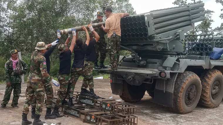 تھائی لینڈ، کمبوڈیا سرحدی جنگ  میں شدت ، 5لاکھ شہری بے گھر