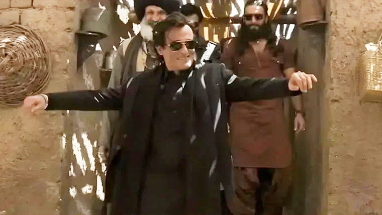 اکشے کھنہ کی فلم میں بطور رحمن ڈکیت  انٹری کا سوشل میڈیا پر چرچا