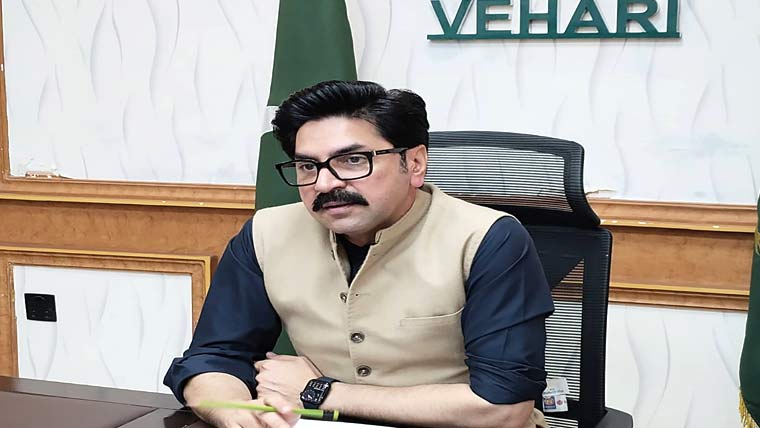  مسائل کے حل میں تاخیری حربے برداشت نہیں : خالد جاوید 