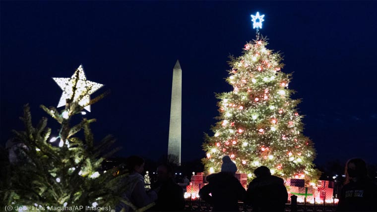  تھیولوجیکل سیمینری میں کرسمس کے حوالے سے تقریب 