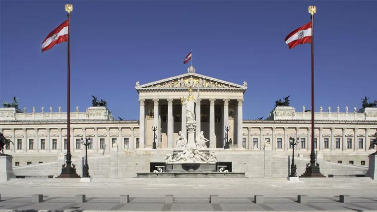 آسٹریا: 14سال سے کم عمر طالبات  کے سکارف پر پابندی ،خلاف ورزی  پر 800 یورو تک جرمانہ ہوگا