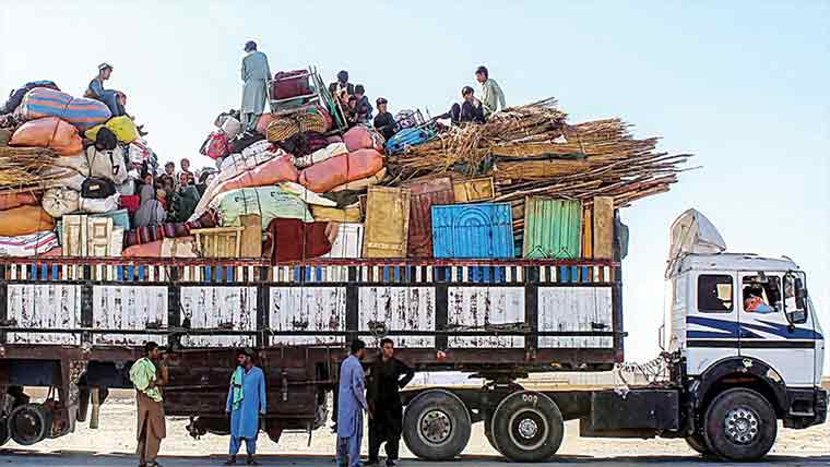 ڈیڈلائن ختم:نوشہرہ ،پشاورمیں افغانوں کیخلاف آ پریشن شروع 