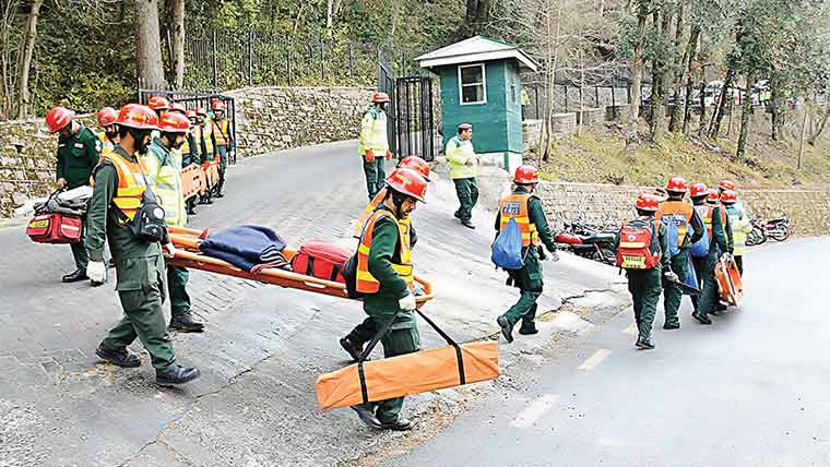 ممکنہ برف باری، مری میں ریسکیو  1122کی ونٹر پریپیڈنیس ایکسرسائز