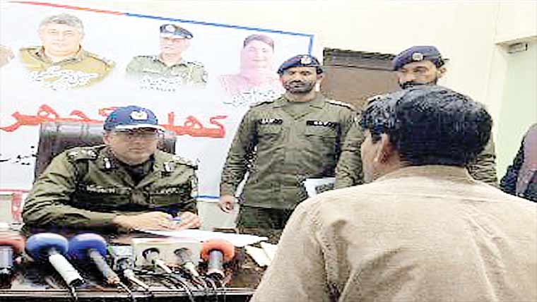  ڈسٹرکٹ پولیس آفیسر چنیوٹ کی ایک ہی روز 3 کھلی کچہریاں 