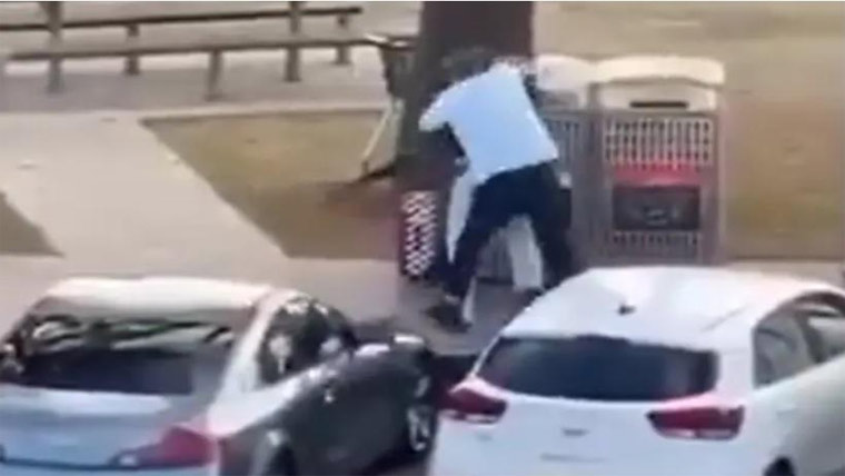 آسٹریلوی وزیراعظم نے حملہ آور  سے بندوق چھین کر جانیں بچانے  والے احمد ال احمد کو ہیرو قرار دیا