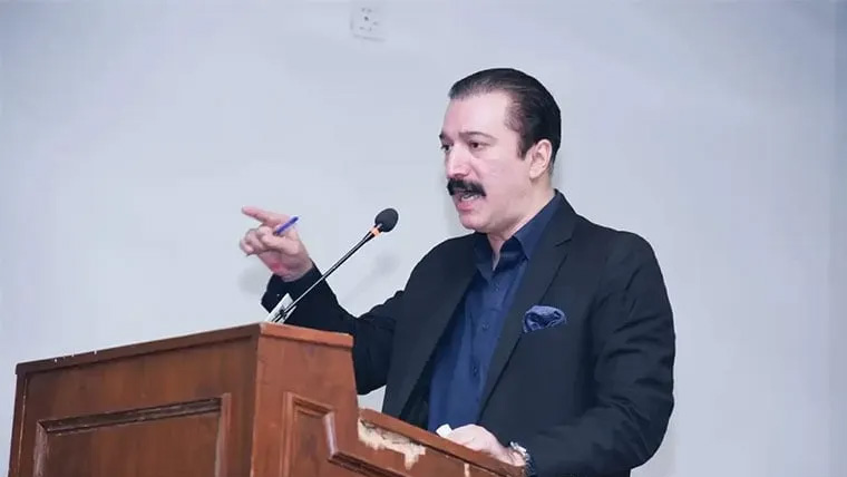 وزیراعظم آزاد کشمیر کا زیرِ تعمیر جنرل ہسپتال چک کا معائنہ  