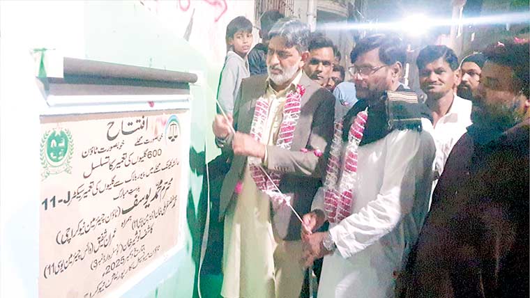 نیو کراچی کی گلیوں میں پیور بلاکس کی تنصیب مکمل