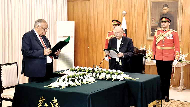 ٹیکس محتسب شہریوں کو فوری ریلیف دیں : صدر زرداری