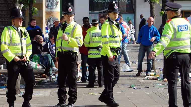 برطانیہ :فلسطینی نعروں پر پابندی یہودی اداروں کی سکیورٹی سخت