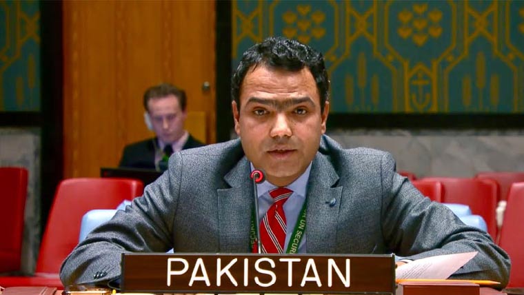 بھارت کشمیریوں کی بنیادی  آزادیاں کچل رہا:پاکستانی قونصلر