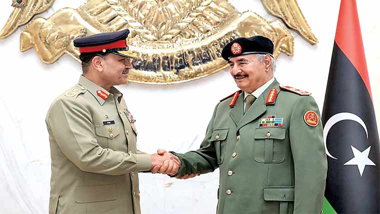 فیلڈ مارشل عاصم منیر کی لیبیا کی فوجی قیادت سے ملاقات، دفاعی تعاون بڑھانے کا عزم 