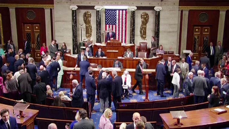 امریکا :کم عمر بچوں کی جنسی  تبدیلی جرم قرار،بل منظور 