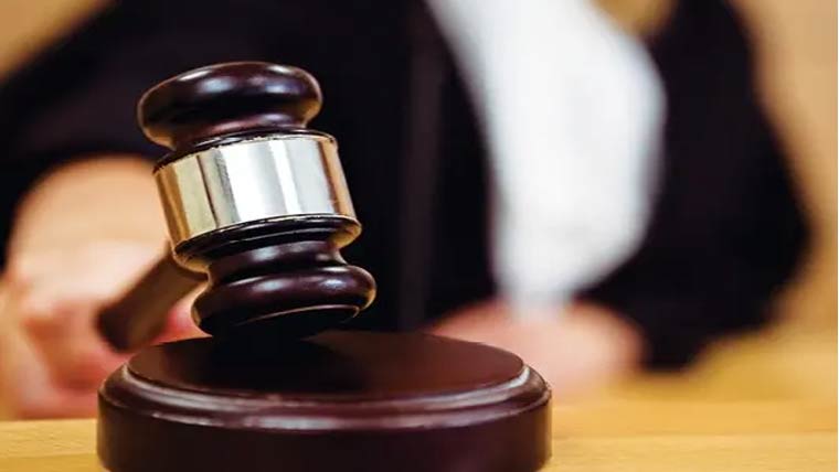 فرانس:12مریضوں کوزہر دیکر  ہلاک کرنیوالے ڈاکٹر کو عمر قید 