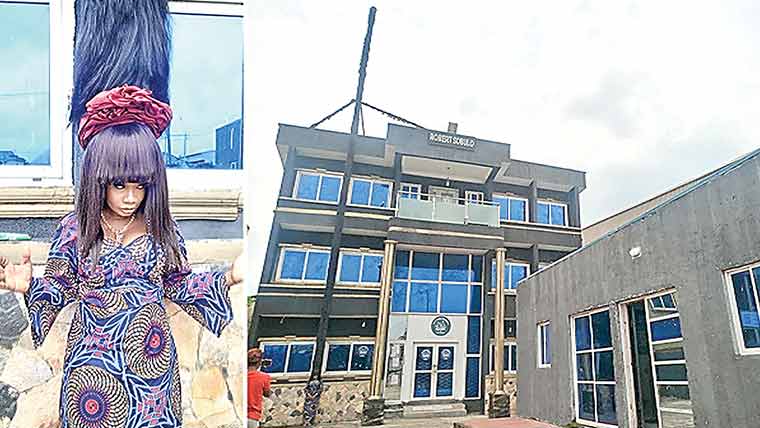 نائیجیریا:خاتون کا طویل وِگ پہن کر گنیز ورلڈ ریکارڈز 