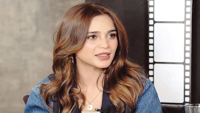 فجر کے وقت والدہ کی یاد میں  نئی دھن تخلیق کی:آئمہ بیگ