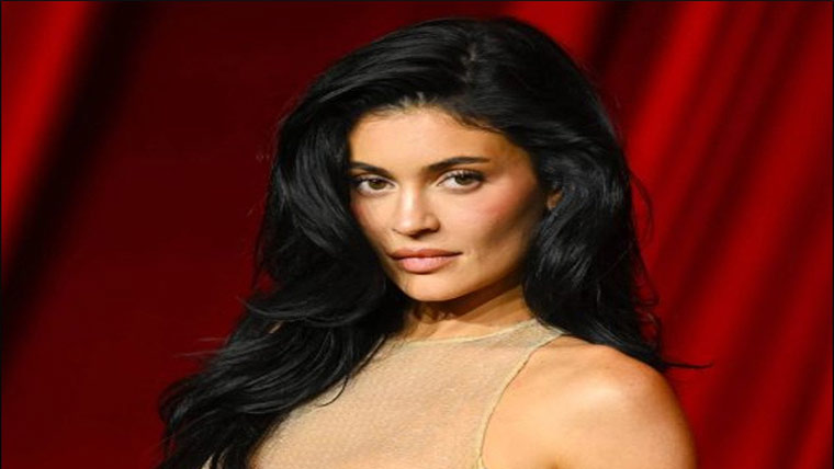 امریکی سٹار کائلی جینر کا اپنے گھر  کے آسیب زدہ ہونے کا انکشاف 