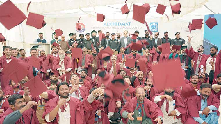 سینٹرل جیل میں 300گریجویٹ قیدی طلبہ میں اسناد تقسیم 