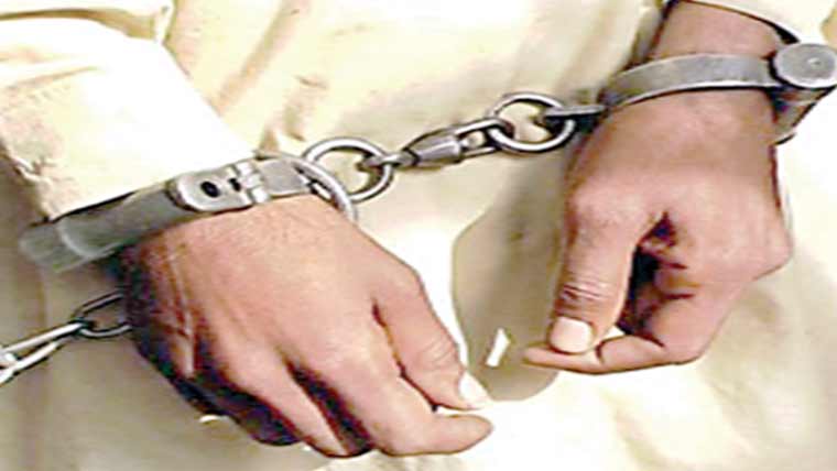 غیر قانونی اسلحہ رکھنے پر 2 ملزم گرفتار