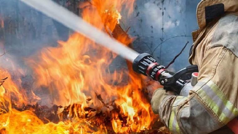 دوساکو چوک کے قریب جوتوں کے گودام میں آتشزدگی 