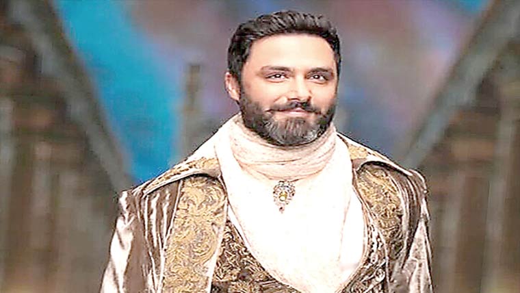 احمد علی اکبر کا منفرد انداز  مداحوں کا ملا جلا ردعمل