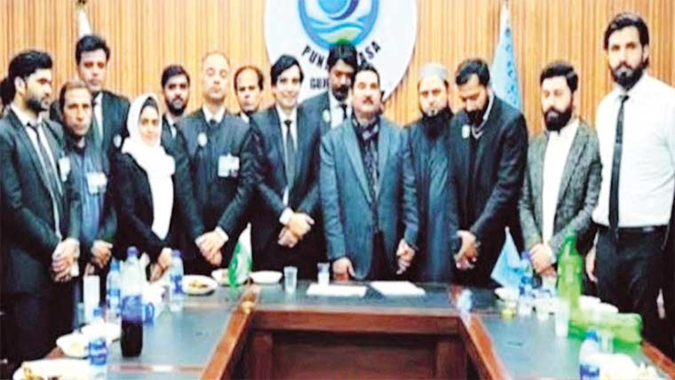  عمر فاروق ڈارنے امیدوار سیکرٹری  بار مقدس چیمہ کی حمایت کر دی 