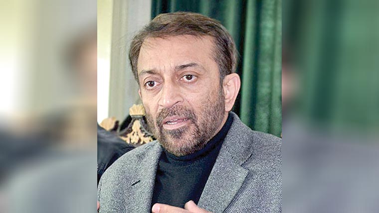   نوجوان کتاب بھی ساتھ رکھیں