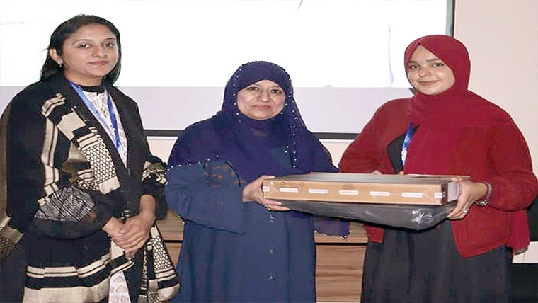  لیپ ٹاپ سکیم، ویمن یونیورسٹی کی 710طالبات مستفید