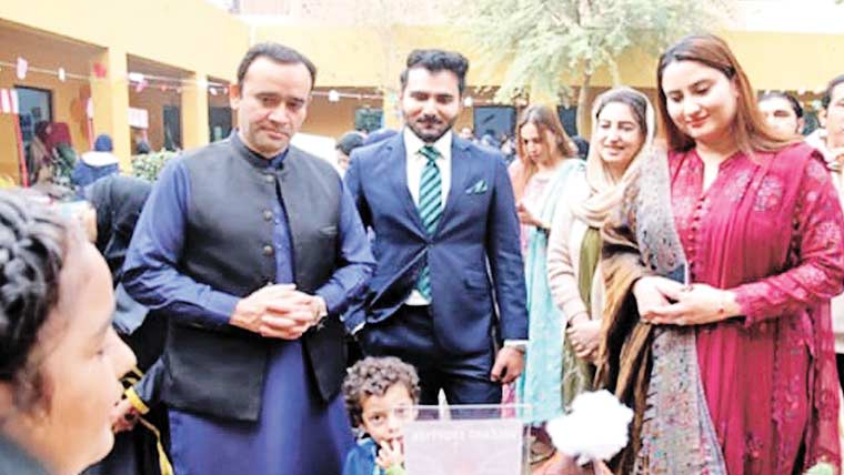 نجی سکول میں آرٹس اینڈ  سائنس ایکسپو کا انعقاد 