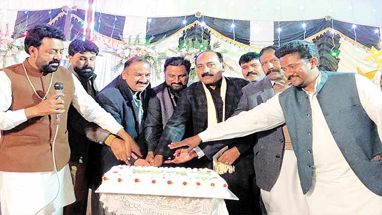 چناب نگر : مسیحی برادری کے ساتھ کرسمس کی دعائیہ تقریب 