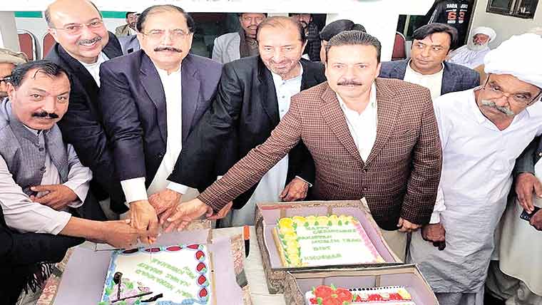  مسلمانوں کی خوش نصیبی ہے انہیں قائد اعظم ملے : ڈاکٹر غوث 