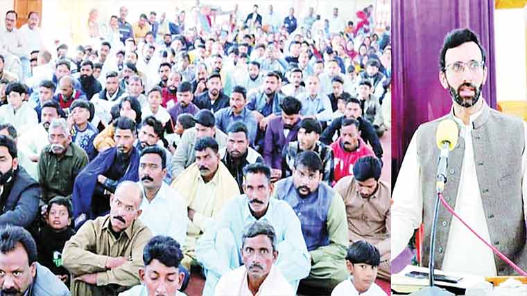 ڈپٹی کمشنرٹوبہ کا چک 424ج ۔ب میں چرچ کا دورہ 