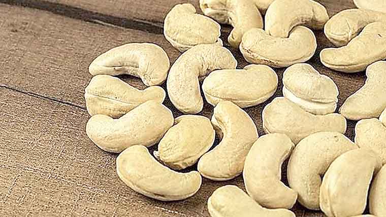 کاجو وزن کو قابو کرنے ، بلڈ شوگر ریگولیٹ کیلئے مفید