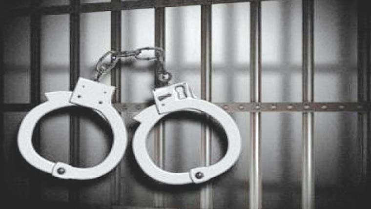 دومنشیات فروش پکڑے گئے 