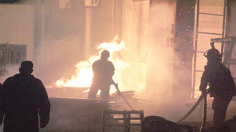 پلاسٹک کے گودام میں آتشزدگی